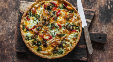 Hot chicken pie with feta cheese, kale and paprika - Wine and food match
